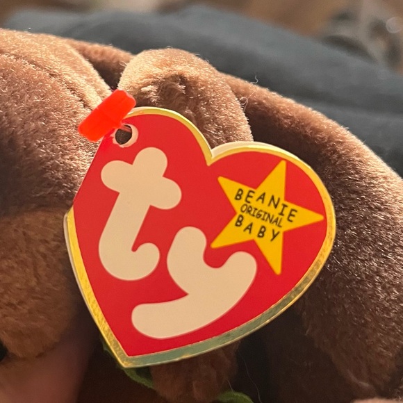 NWT Ty Brown Plush Otter with Green Leaf - Picture 4 of 7